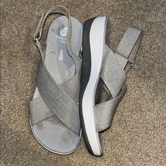 Clarks Women's Gray Sandals Size 8 - Picture 5 of 10